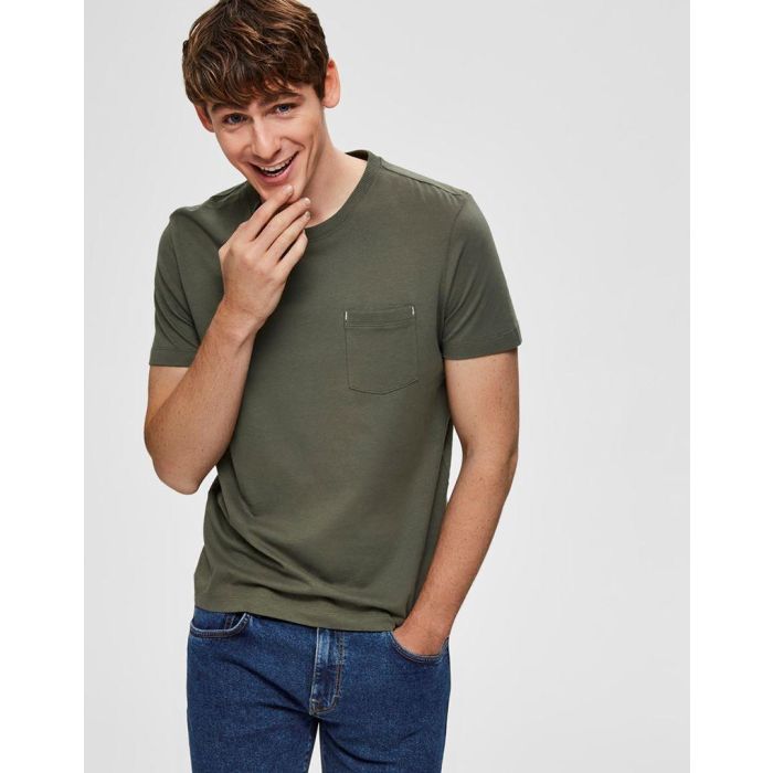 selected homme jared t-shirt in beetle green